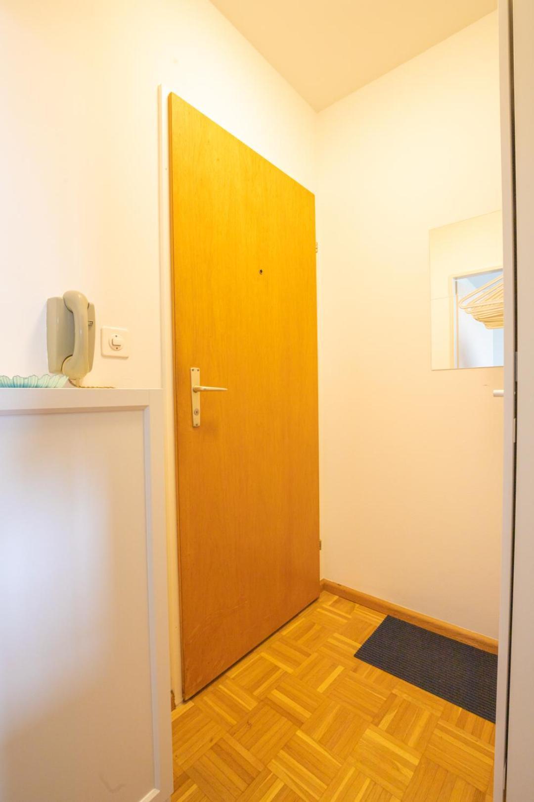 Special Blue Tiger Apartment Basel, Messe Kleinbasel 10-Star Екстер'єр фото